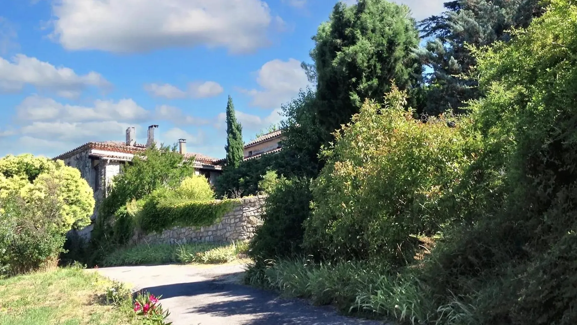 Maison Familiale Avec Piscine Partagee A Saint-Andre-De-Cruzieres 0*,  France